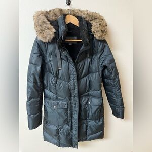 Eddie Bauer Blue down filled Puffer Coat with Faux Fur Hood. Women’s size M